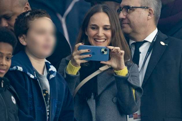 Natalie Portman attends football match in Paris