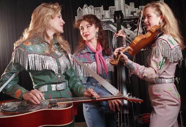 Dixie Chicks founding member Laura Lynch died