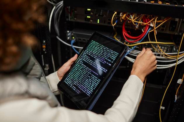 AI and quantum computers threaten cryptocurrencies, archive images