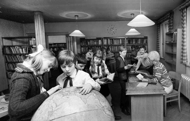 IMAGO Archive, GDR Everyday Life, Library in the Pioneer House Juri Gagarin