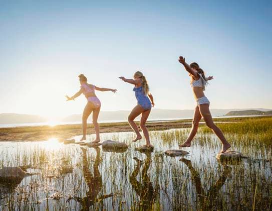 IMAGO Creative, Summer, Teenager at the lake