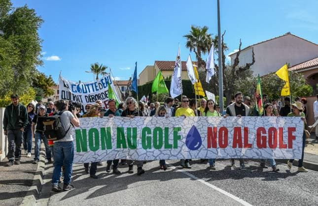 France, No to golf course demonstration in Villeneuve