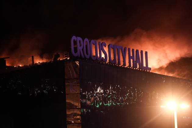 Russia, shots fired and fire in concert hall in Moscow