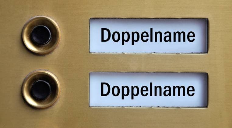 Name law amendment approved, double family name now possible, archive images