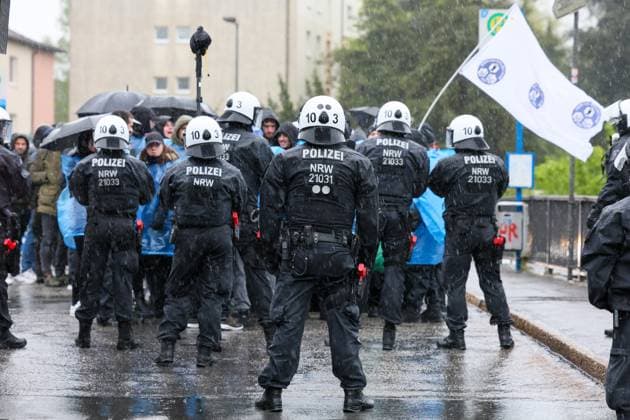 NRW, police carry out large-scale exercise with fictitious football fans in Wuppertal