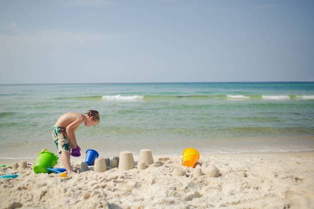 IMAGO Creative, Summer, Building sandcastles