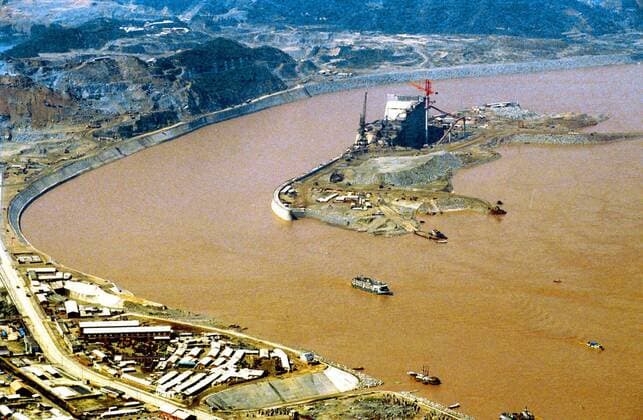25th anniversary China closes Yangtze River for Three Gorges Dam on 8 November