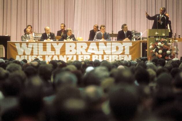 IMAGO History, German political parties, SPD, Willy Brandt raises the question of confidence in 1972