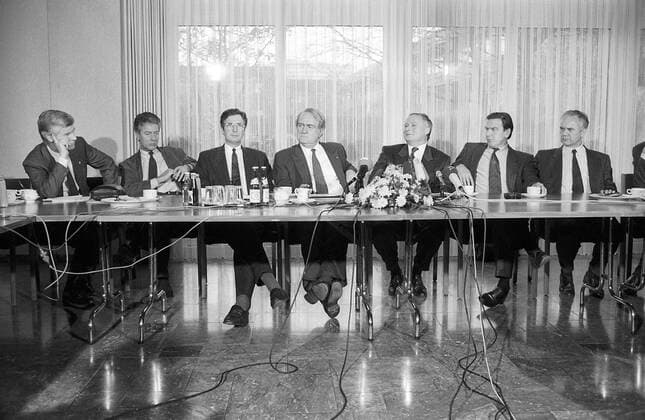 German parties, SPD, All-German Opposition 1990-1998