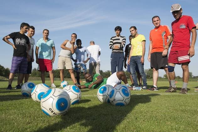 Football taster training for refugees in Kronau