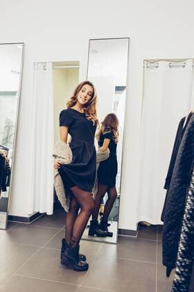 Model Released: young women shopping