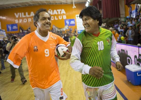 Election campaign support: Evo Morales plays football