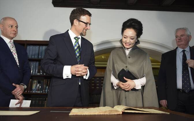 Peng Liyuan attends the Royal College of Music in London