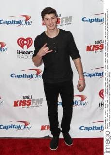 Kiss FM's Jingle Ball in Dallas - Red Carpet