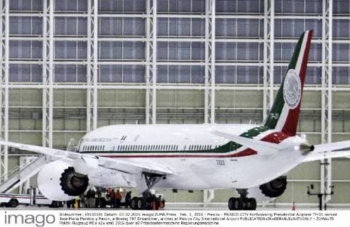 Mexico, presidential plane Boeing 787 to be leased - archive images