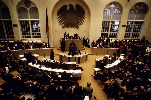 Capital decision to relocate the German Bundestag from Bonn to Berlin, 35th anniversary on 20 June