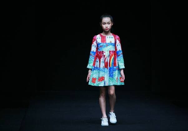 China Fashion Week - Mini Petrel