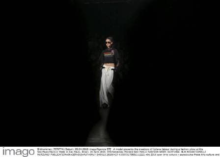 Sao Paulo Fashion Week - Juliana Jabour Fashion Show