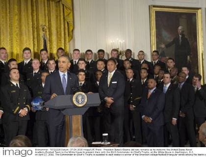 Obama hosts the US Naval Academy football team