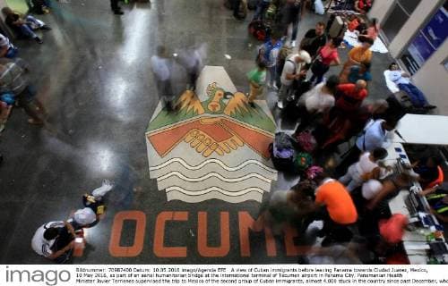 Panama: Cuban migrants wait to leave for Mexico