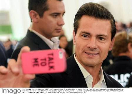 President Nieto takes selfie in Mexico City