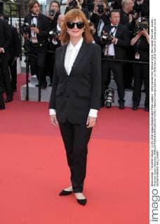 69th Festival de Cannes - Susan Sarandon ignores high heels ban on the Red Carpet