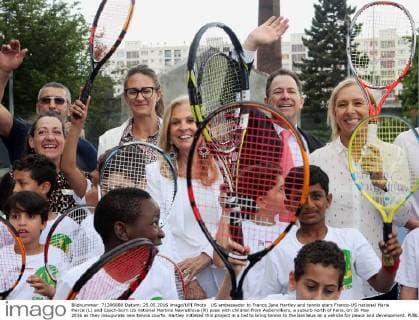 France: US Ambassador opens tennis courts in Aubervilliers