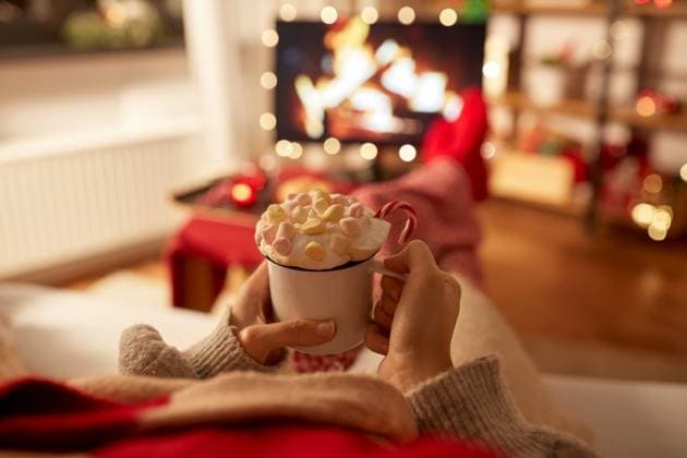 IMAGO Creative, Christmas, Tradition: Watching Christmas movies