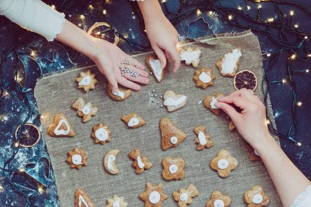 IMAGO Creative, Christmas, Baking biscuits