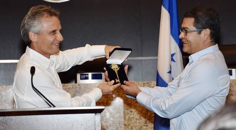Juan Orlando Hernandez receives award in Florida