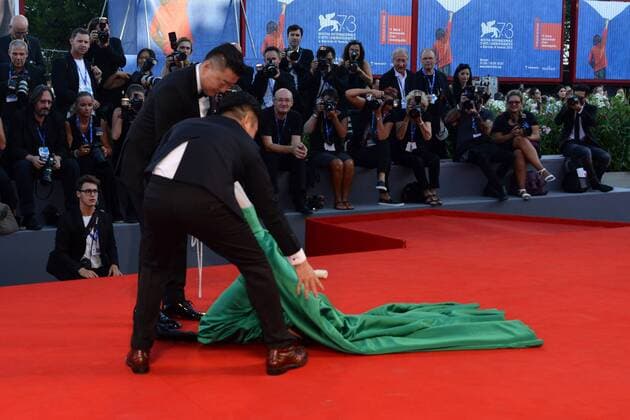 Venice Film Festival - Zhao Wei falls on the Red Carpet