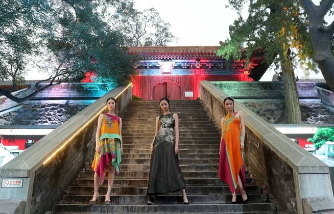 Wu Haiyan fashion show in Beijing
