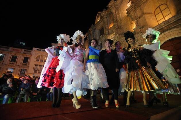 Recycling fashion show in La Paz
