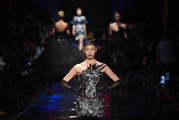 Laurence Xu fashion show in Nanjing