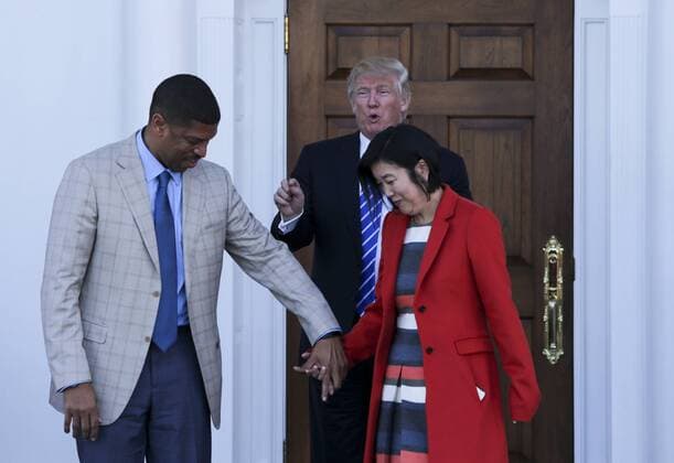 Trump holds talks at Trump International Golf Club