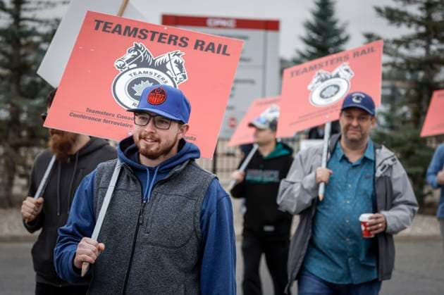 Canada, Teamsters Rail Conference members demonstrate in Calgary