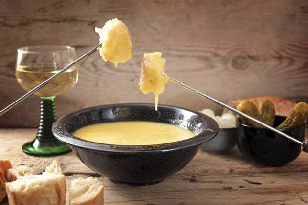 IMAGO Creative, Christmas, Tradition - Eating fondue