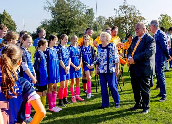 Princess Beatrix of the Netherlands visits football clubs in cooperation with Grenzeloos Bewegen