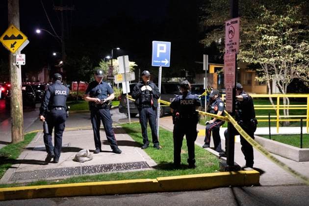 Canada, police operation after shooting of police officer in Toronto