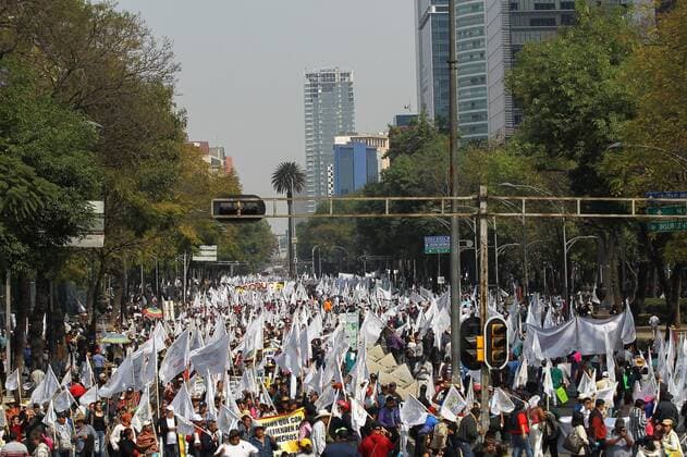 Mexico: Demo against increase in gasoline prices