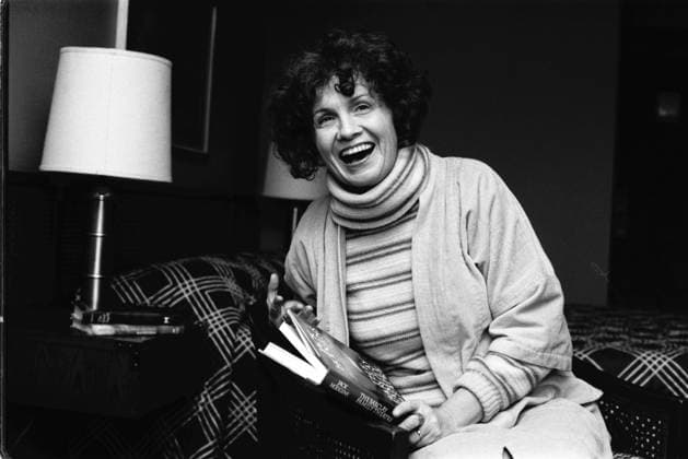 Nobel Prize winner Alice Munro dies