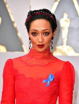 Oscars - Celebrities with ACLU bows on the red carpet