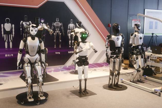 China, robot exhibition as part of Shanghai Fashion Week