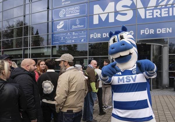 Football, 3rd division, MSV Duisburg, Official fanshop opening in the MSV Schauinsland Reisen Arena