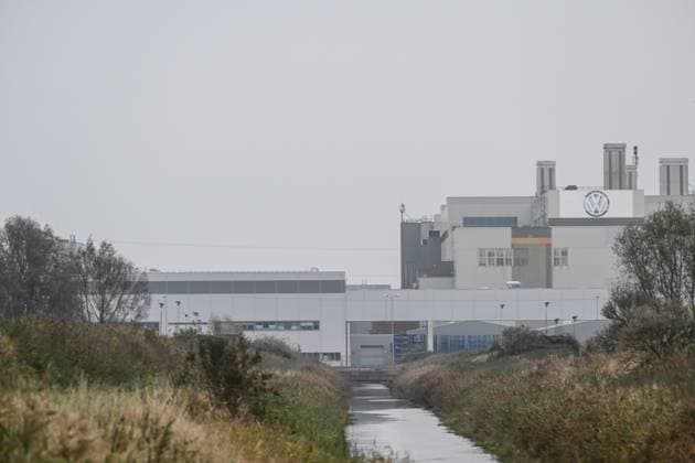 VW Group set to make major cost-cutting measures; VW plant in Emden faces closure; archive images