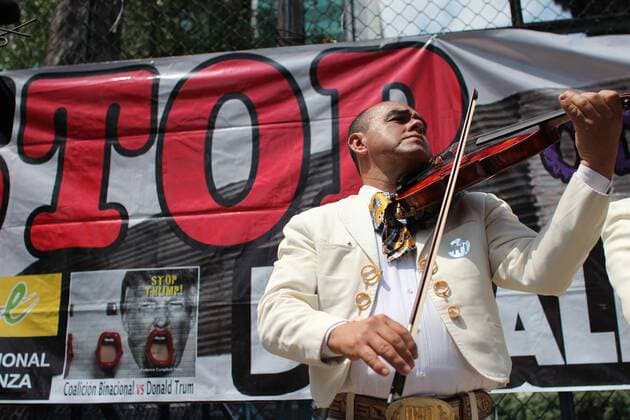 Mexico: Mariachi Band plays against Trump's foreign policy at demo in Mexico City