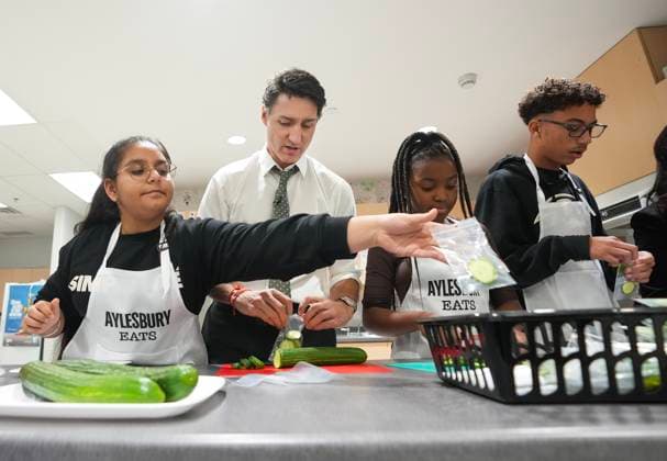 Canada, Justin Trudeau visits school in Brampton