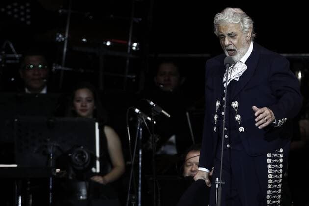 Placido Domingo gives charity concert in Mexico