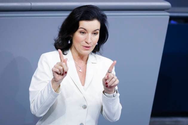 Bundestag election2025, Dorothee Bär becomes queen of the first vote, archive pictures