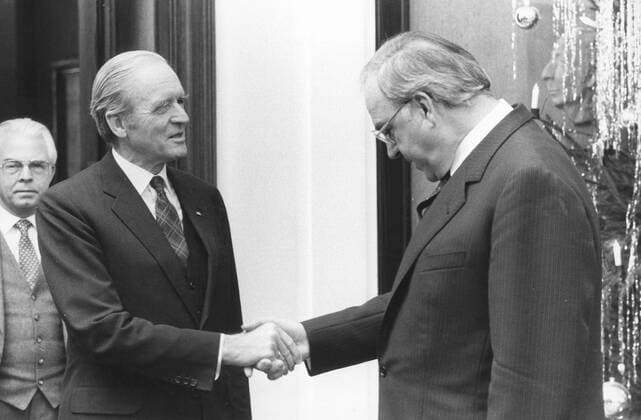 IMAGO History, German political parties, CDU, Helmut Kohl raises the question of confidence in 1982
